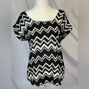 Pink Republic black and white top size medium